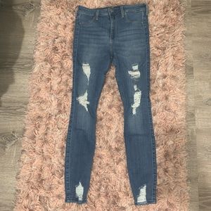 ‼️ Trade for @lmvcmm ‼️Hollister Jeans💙